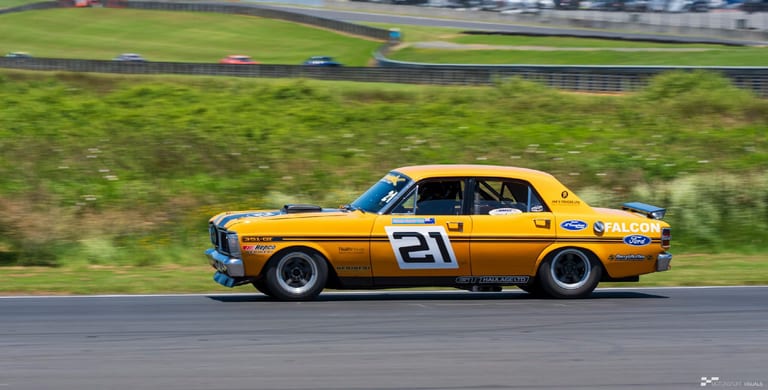 Classic car racing at Hampton Downs — motorsport photography by Ryan Watkinson