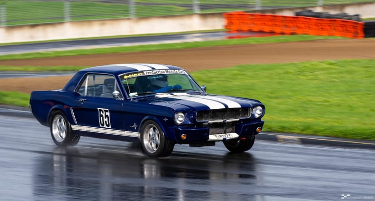 Classic car racing at Hampton Downs — motorsport photography by Ryan Watkinson
