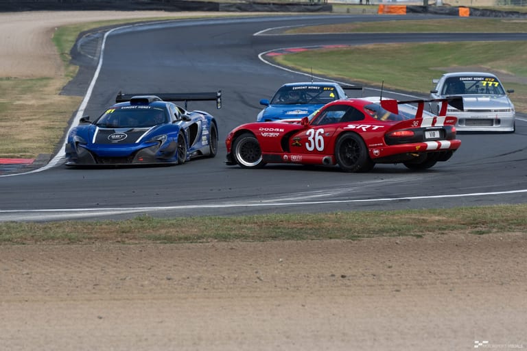 Modern circuit racing at Hampton Downs — motorsport photography by Ryan Watkinson