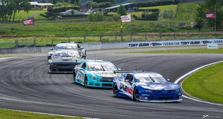 Modern circuit racing at Hampton Downs — motorsport photography by Ryan Watkinson