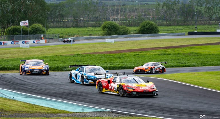 Modern circuit racing at Hampton Downs — motorsport photography by Ryan Watkinson