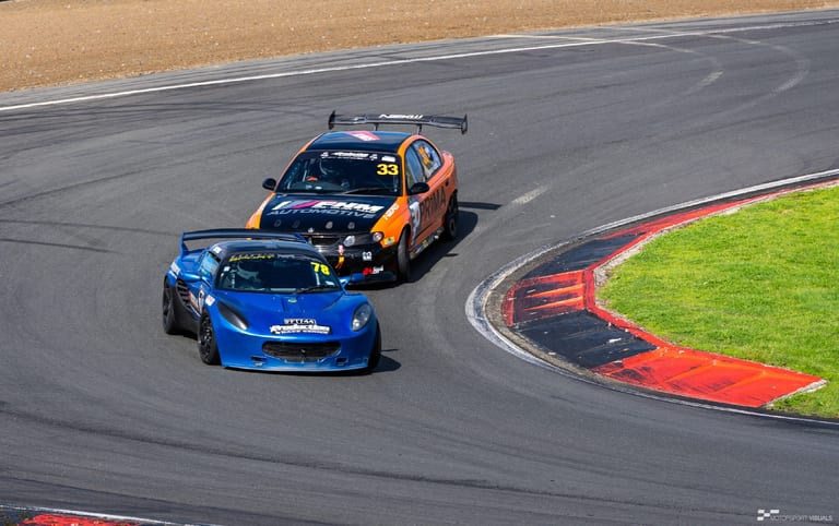 Modern circuit racing at Hampton Downs — motorsport photography by Ryan Watkinson