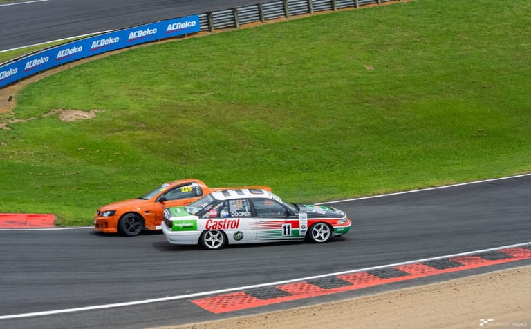 Modern circuit racing at Hampton Downs — motorsport photography by Ryan Watkinson